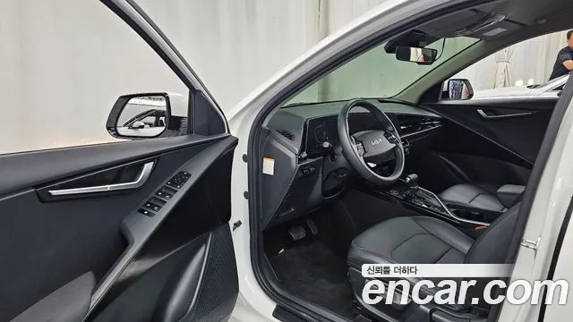 Kia Niro — Фото автомобиля 10