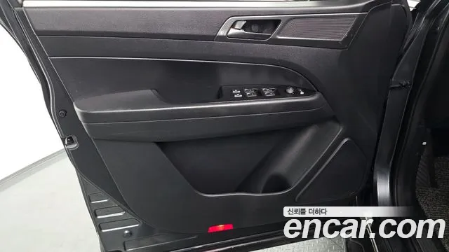 KG_Mobility_Ssangyong Rexton Новый Rexton Sport Дизель 2.2 4WD — Фото автомобиля 23