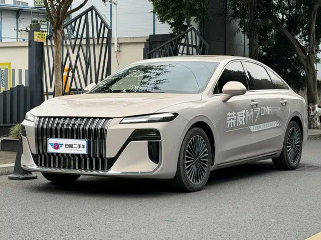 Фотография автомобиля — Roewe M7 DMH