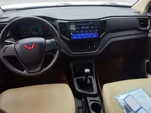 Wuling Hongguang V — Фото автомобиля 12