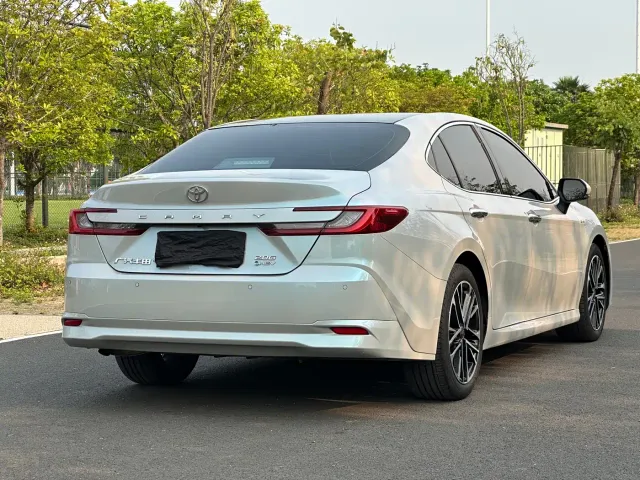 Toyota Camry — Фото автомобиля 6