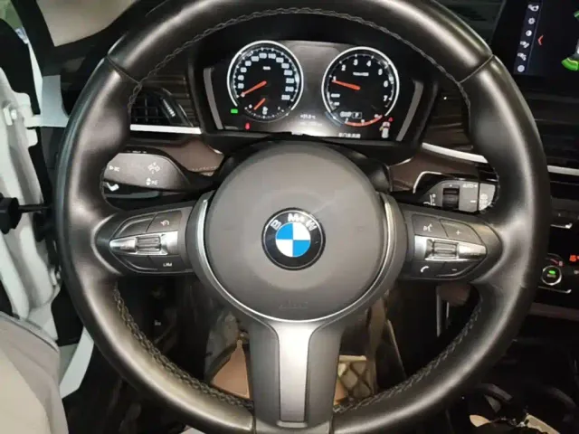BMW X1 — Фото автомобиля 10