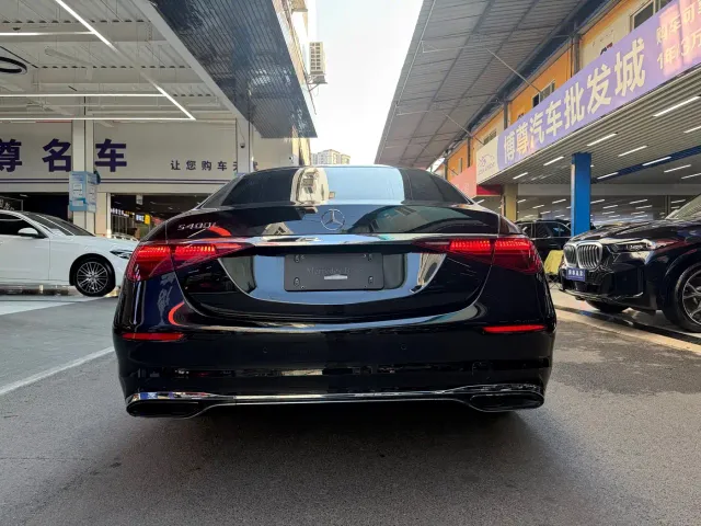 Mercedes-Benz S-Class — Фото автомобиля 24