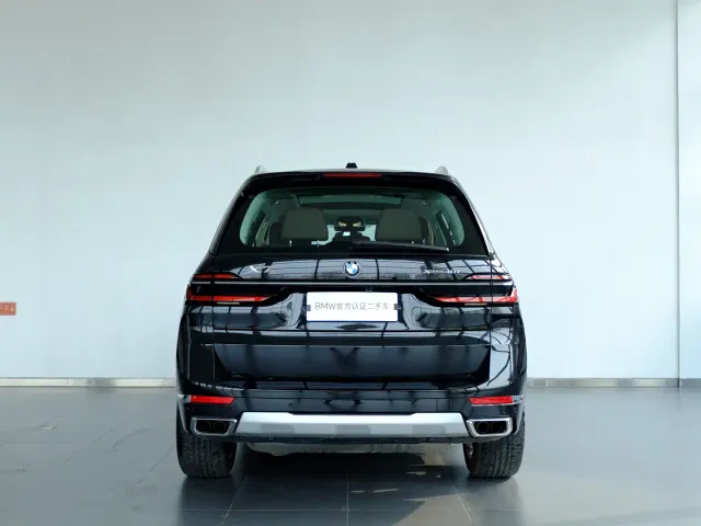 BMW X7 — Фото автомобиля 3