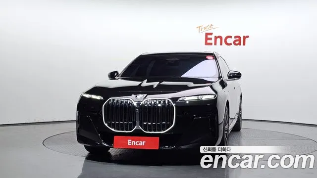 BMW 7-Series — Фото автомобиля 3
