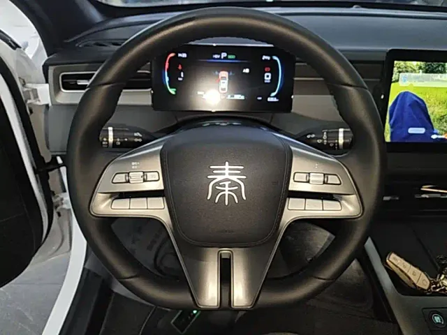 BYD Qin PLUS — Фото автомобиля 10