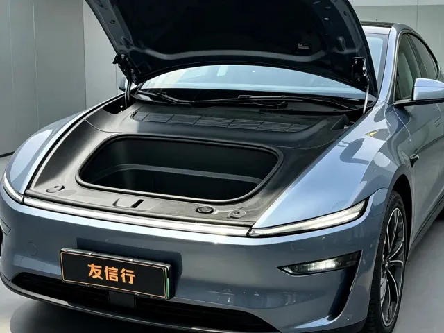 Tesla Model Y — Фото автомобиля 29