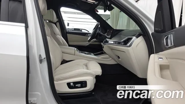 BMW X7 — Фото автомобиля 11
