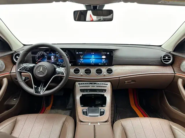 Mercedes-Benz E-Class — Фото автомобиля 10