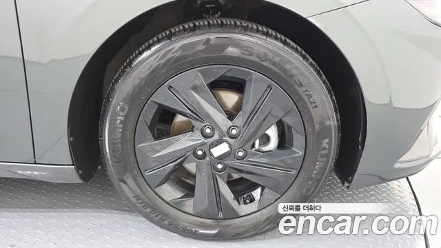 Hyundai AVANTE Avante (CN7) — Фото автомобиля 19
