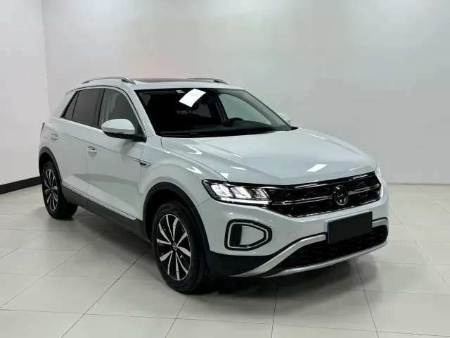 Volkswagen T-Roc — Фото автомобиля 3