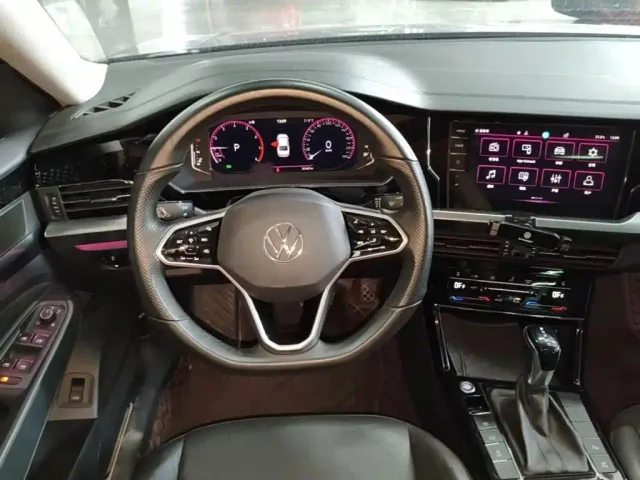 Volkswagen Passat — Фото автомобиля 10