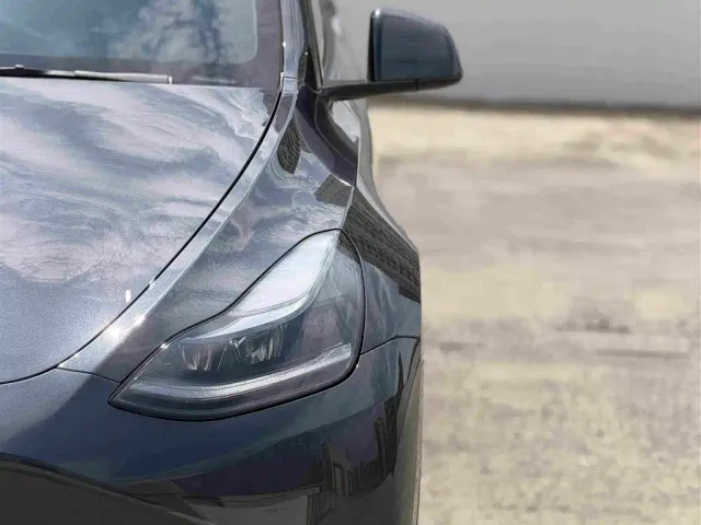 Tesla Model Y — Фото автомобиля 9
