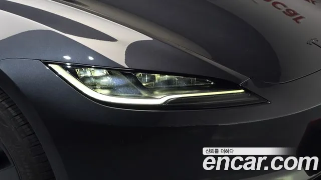 Tesla Model 3 — Фото автомобиля 7