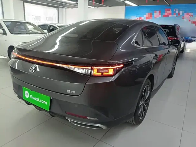 Changan Eado — Фото автомобиля 6