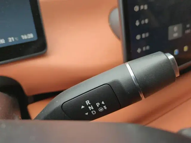 Leapmotor C10 — Фото автомобиля 16