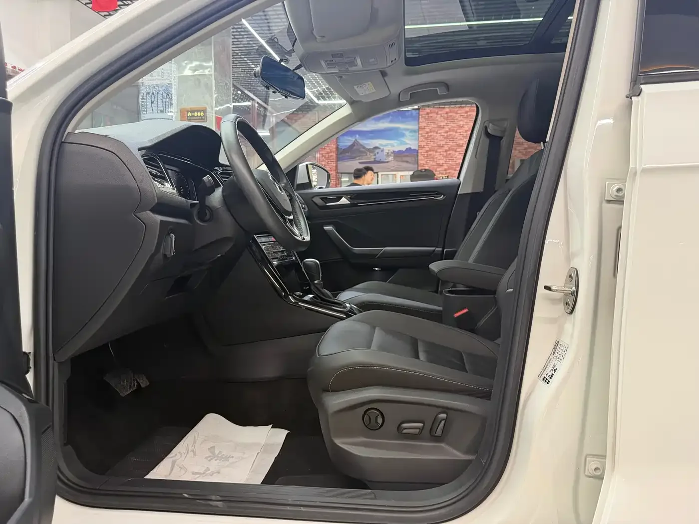 Volkswagen Volkswagen T-ROC 2022 280TSI DSG 2WD Comfort PLUS — Фото автомобиля 8