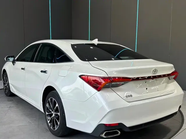 Toyota Avalon — Фото автомобиля 8