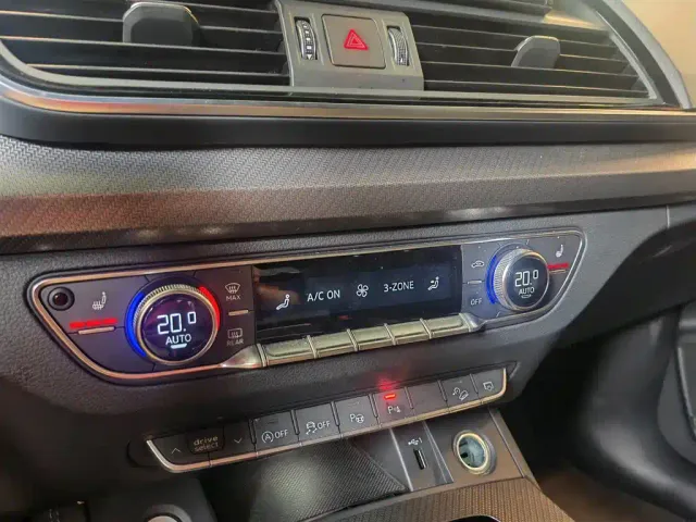 Audi Q5L Sportback — Фото автомобиля 10