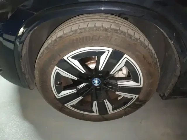 BMW iX3 — Фото автомобиля 22