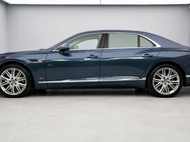 Bentley Flying Spur — Фото автомобиля 8
