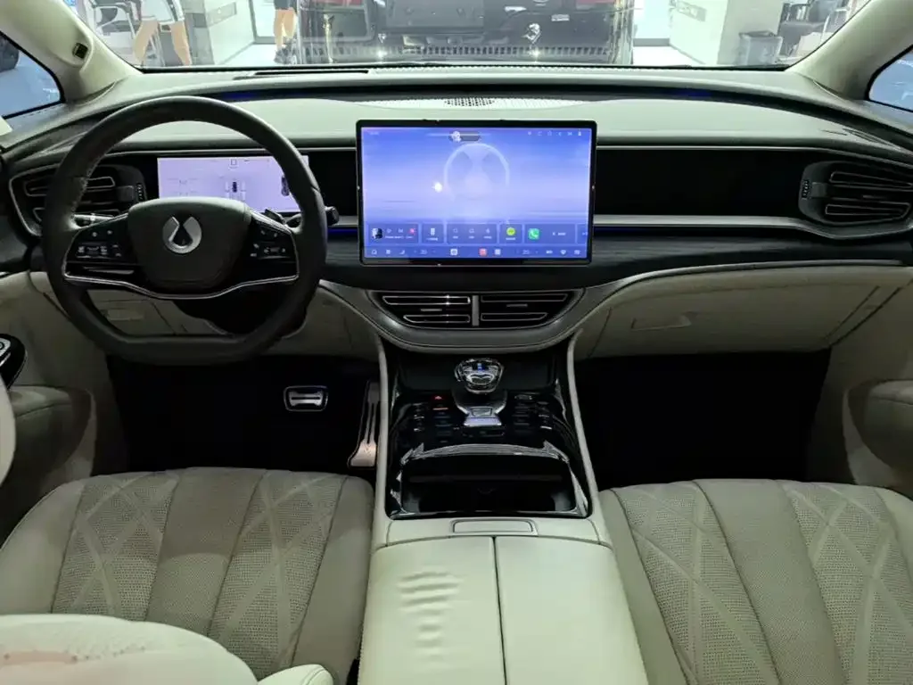 Denza Denza D9 2025 DM-i Smart Drive Edition 1020 AWD Luxury — Фото автомобиля 9