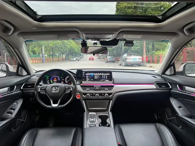 Honda Accord — Фото автомобиля 12