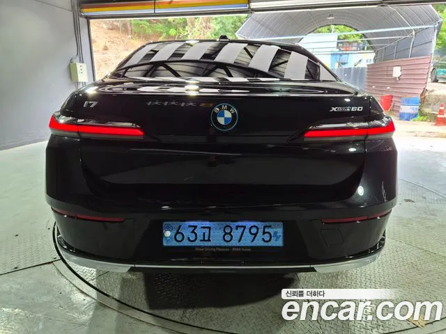 BMW i7 — Фото автомобиля 2