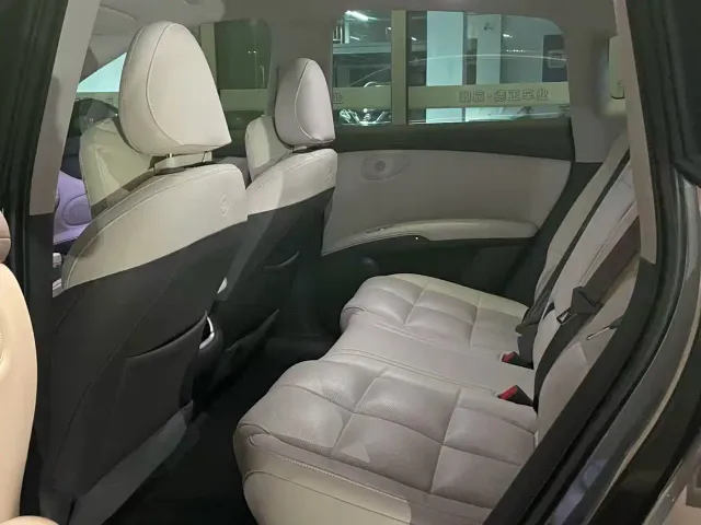 IM Motors LS6 — Фото автомобиля 3