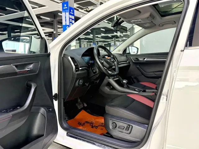 Skoda Karoq — Фото автомобиля 4