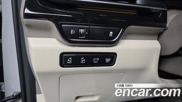 Kia Carnival Generation 4 — Фото автомобиля 18