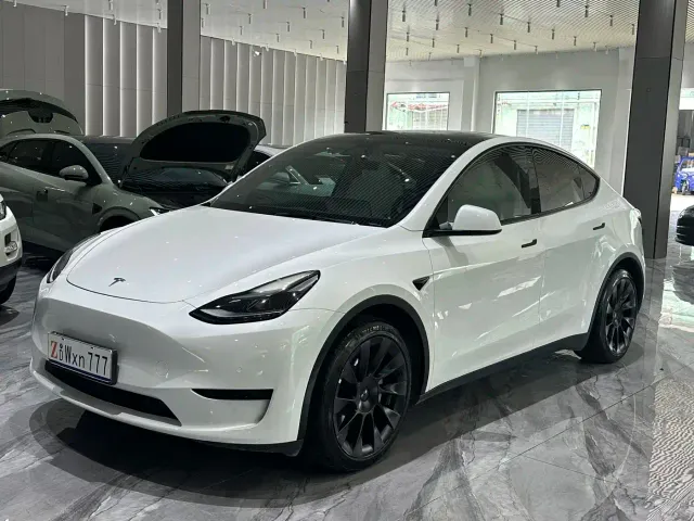 Фотография автомобиля — Tesla Model Y