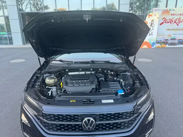 Volkswagen Passat — Фото автомобиля 16