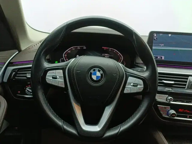 BMW 5 Series — Фото автомобиля 15