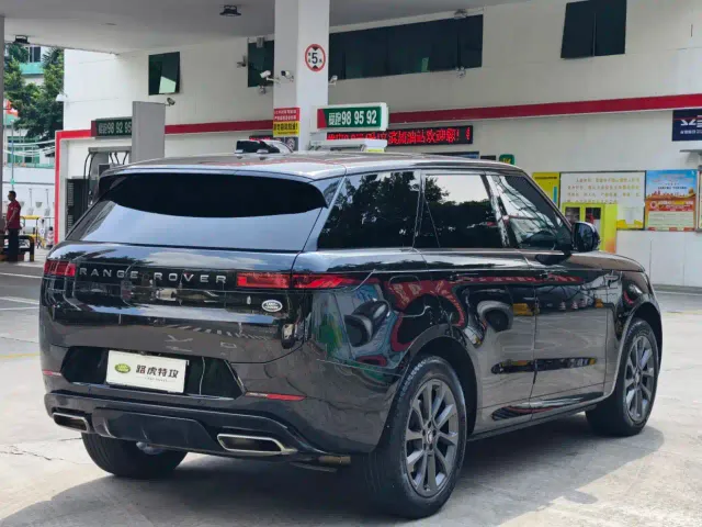 Land Rover Range Rover Sport — Фото автомобиля 12