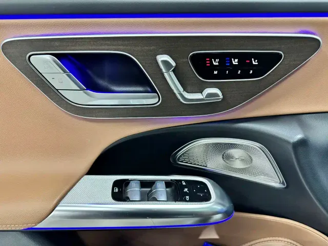 Mercedes-Benz E-Class — Фото автомобиля 14