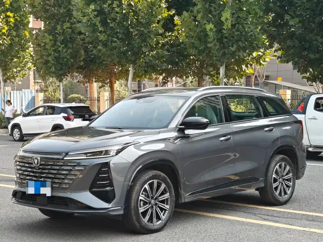 Фотография автомобиля — Changan CS75 Plus
