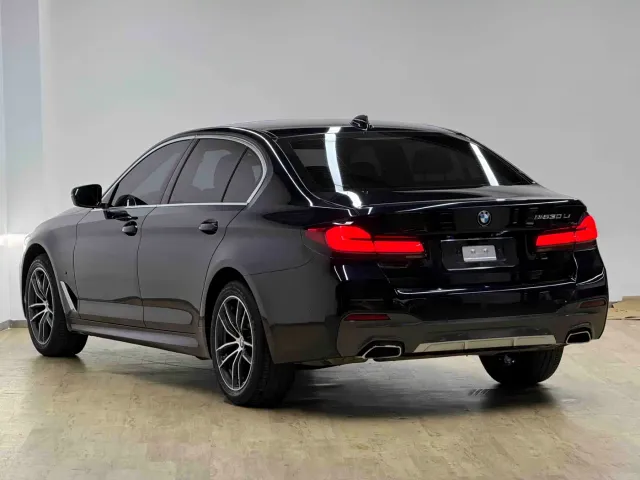 BMW 5 Series — Фото автомобиля 28