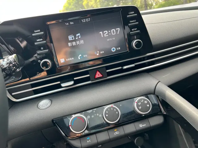 Hyundai Elantra — Фото автомобиля 13