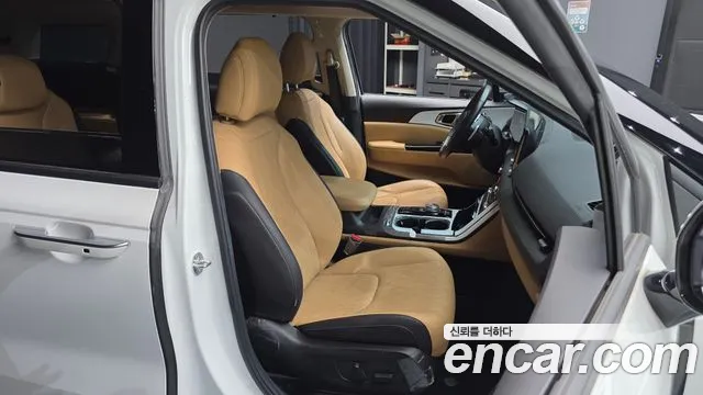 Kia Carnival Generation 4 — Фото автомобиля 12