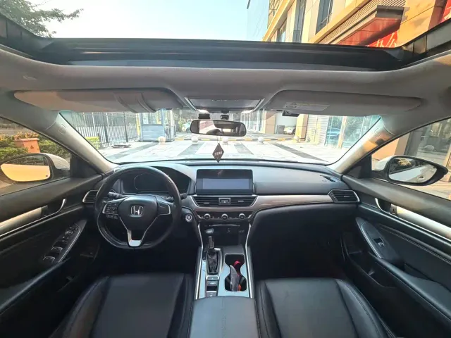Honda Accord — Фото автомобиля 6