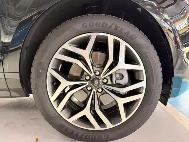Land Rover Range Rover Evoque — Фото автомобиля 13