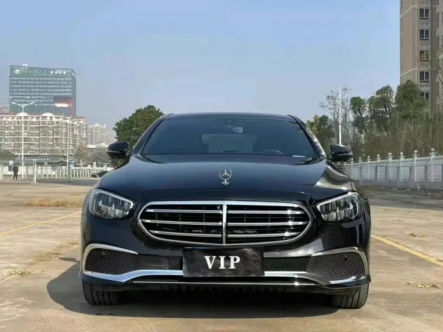 Mercedes-Benz E-Class — Фото автомобиля 2