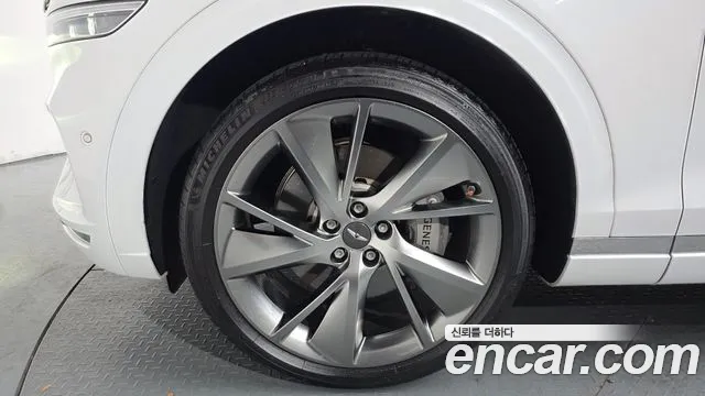 Genesis GV70 2.5T Бензин AWD — Фото автомобиля 5