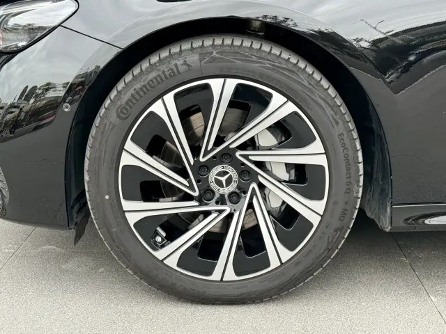 Mercedes-Benz E-Class — Фото автомобиля 9