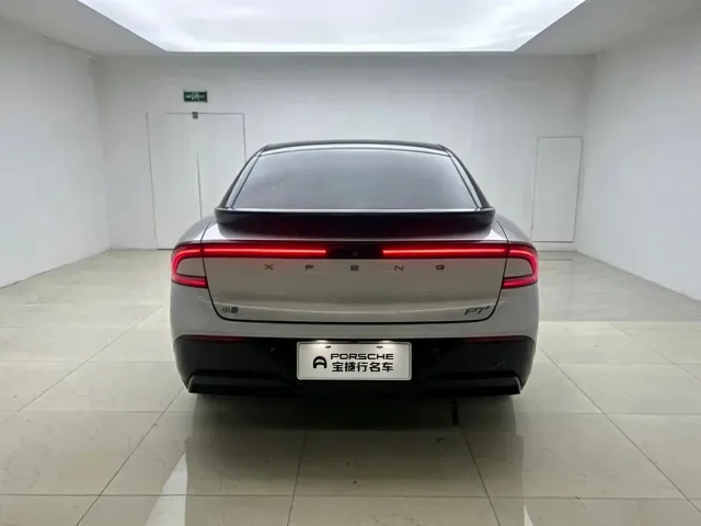 Xpeng P7+ — Фото автомобиля 4