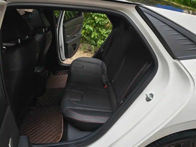 Hyundai Elantra — Фото автомобиля 19