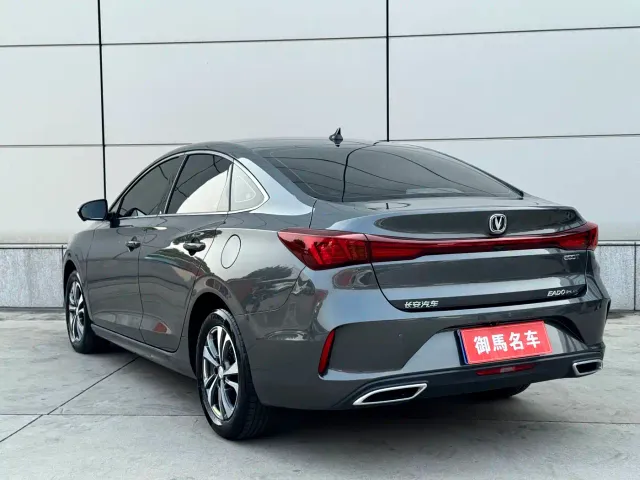 Changan Eado — Фото автомобиля 4
