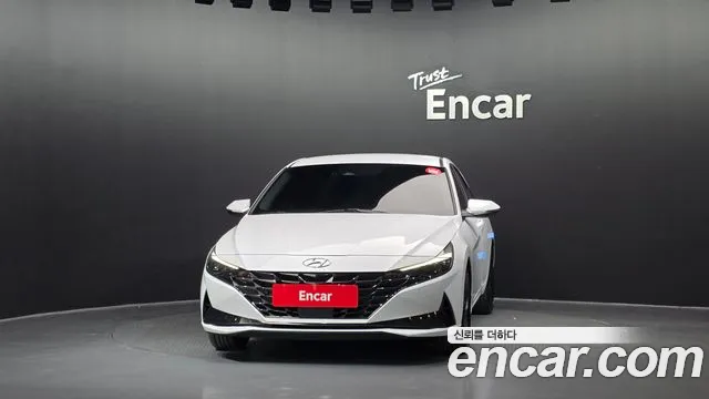 Hyundai Avante CN7 — Фото автомобиля 3