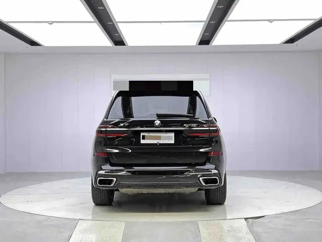 BMW X7 — Фото автомобиля 4